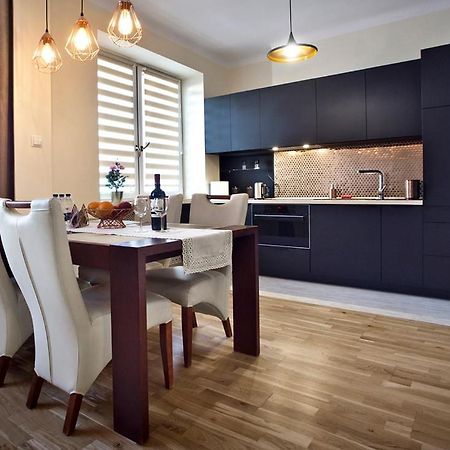 Niepodleglosci Serviced Apartments Варшава Екстериор снимка